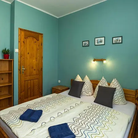 Cecey Vendeghaz Bed & Breakfast Eger