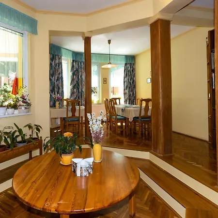 Cecey Vendeghaz Bed & Breakfast Eger