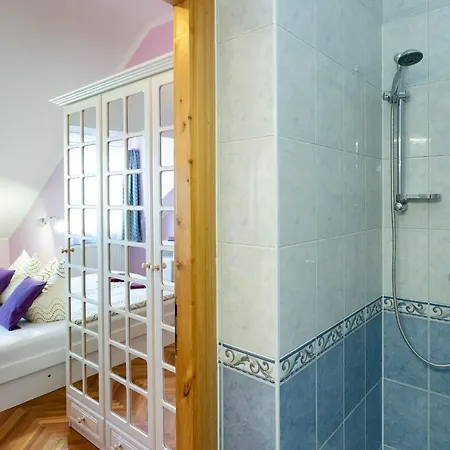Cecey Vendeghaz Bed & Breakfast *
