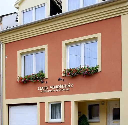 Bed and breakfast Cecey 3*
