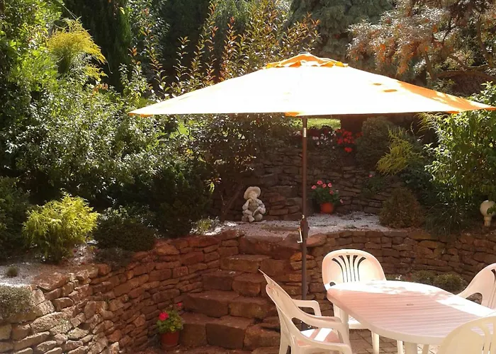 Bed and breakfast Cecey 3*